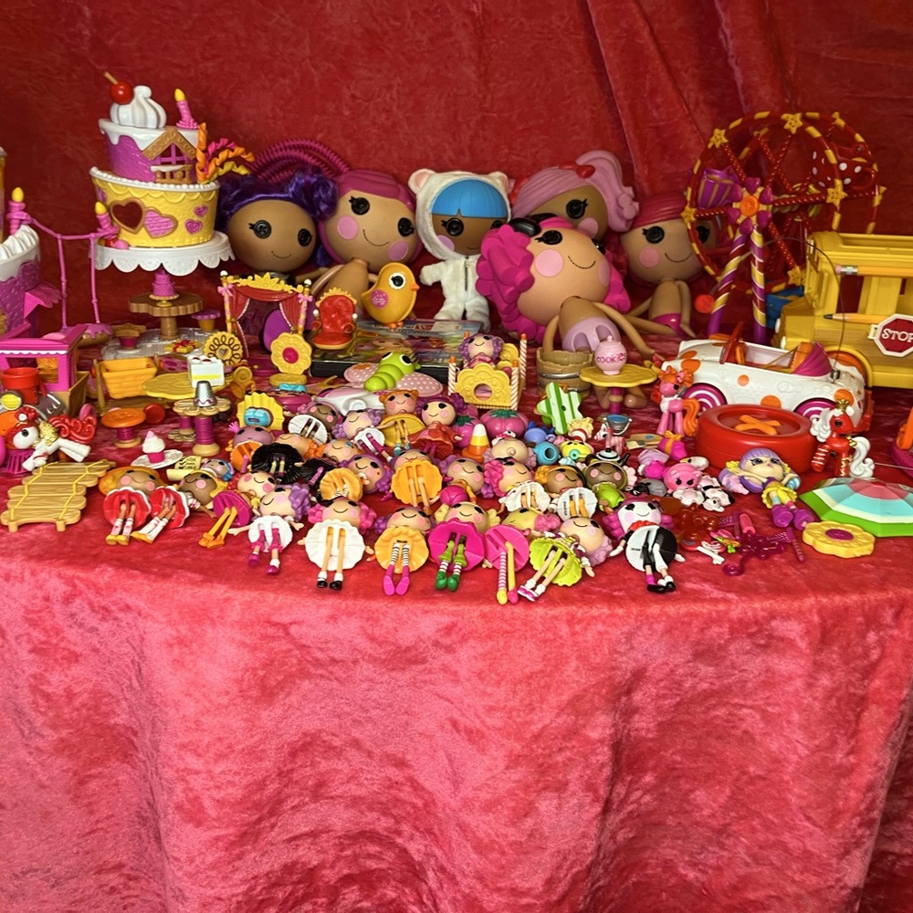 Over 100 piece Lala loopsy lot